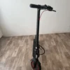 E9 PRO E-Scooter Vorderansicht mit Lenker und Display